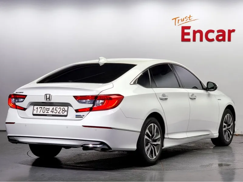 <h1>Honda Accord</h1> в аренду фото № 0