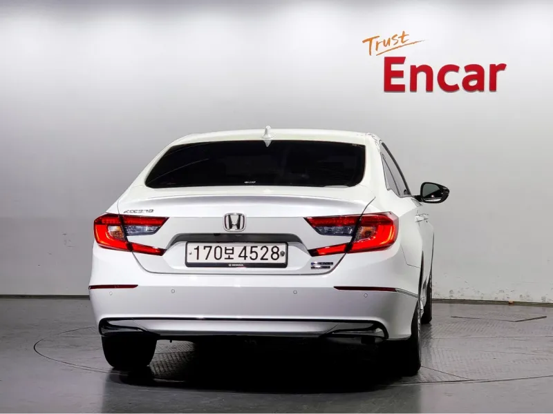 <h1>Honda Accord</h1> в аренду фото № 2