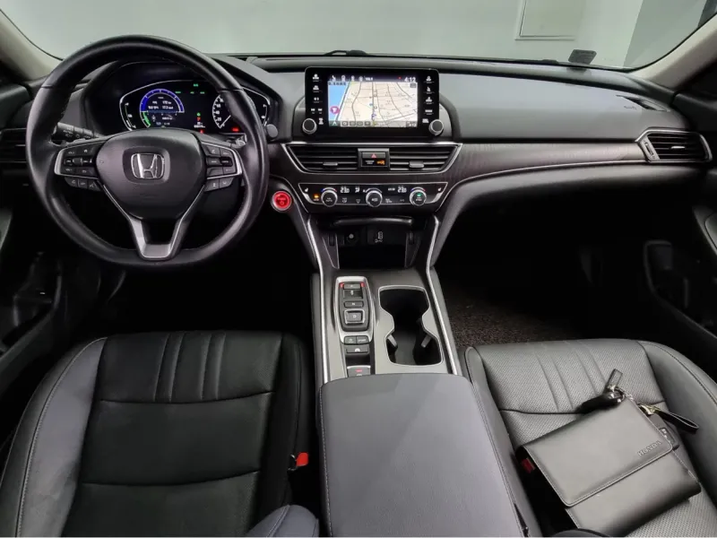 <h1>Honda Accord</h1> в аренду фото № 4