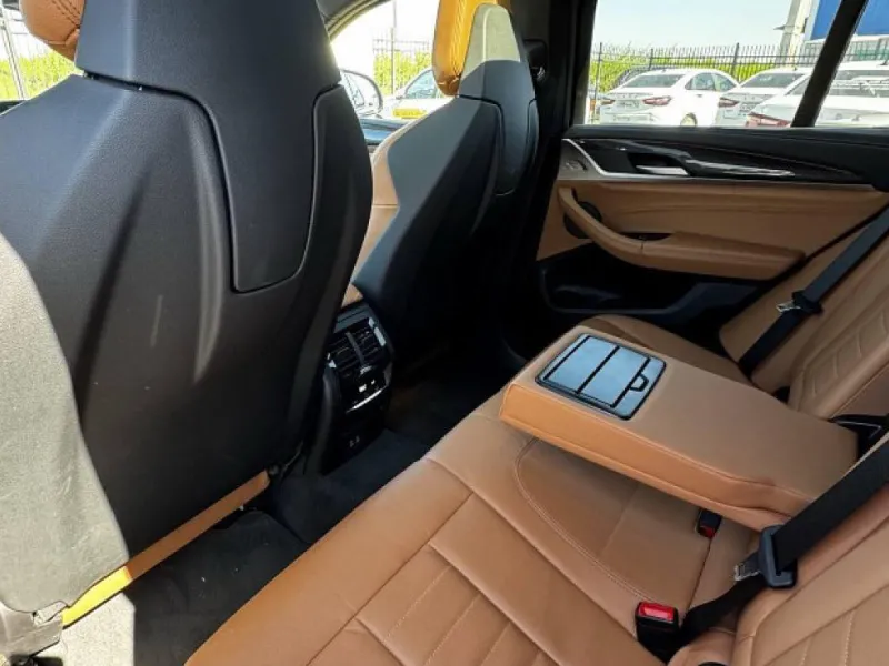 <h1>BMW X4</h1> в аренду фото № 0