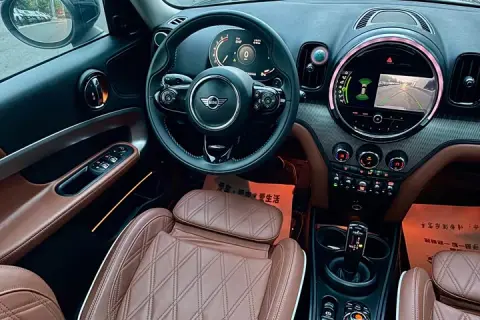 Mini Countryman в аренду фото № 4