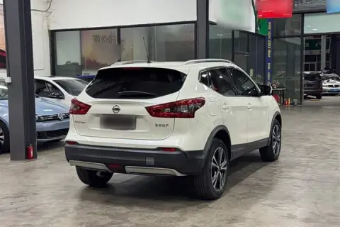 Nissan Qashqai в аренду фото № 1