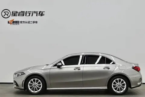 Mercedes-Benz A-Класс в аренду фото № 1