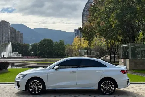 Audi A3 в аренду фото № 1