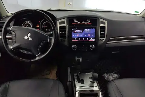 Mitsubishi Pajero в аренду фото № 9