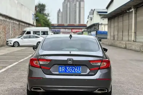 Honda Accord в аренду фото № 2
