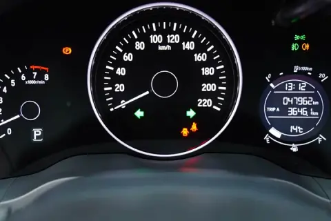 Honda Vezel в аренду фото № 6