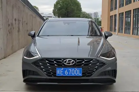 Hyundai Sonata в аренду фото № 3