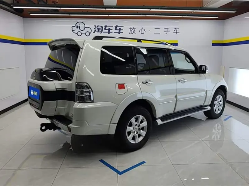 <h1>Mitsubishi Pajero</h1> в аренду фото № 2
