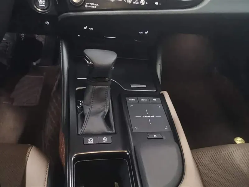 <h1>Lexus ES</h1> в аренду фото № 8
