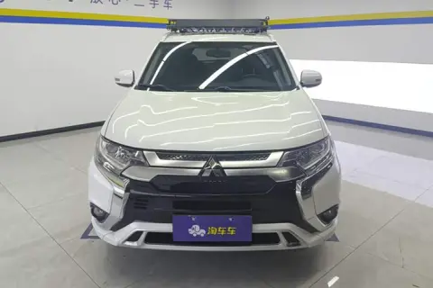 Mitsubishi Outlander в аренду фото № 0