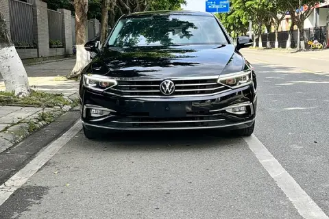 Volkswagen Magotan в аренду фото № 0