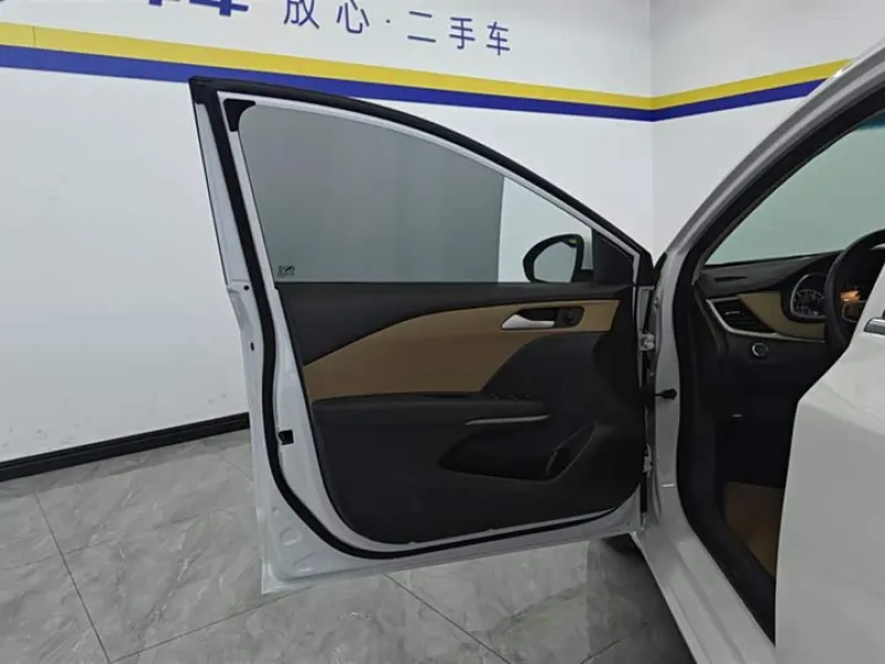 <h1>Chevrolet Cruze</h1> в аренду фото № 3