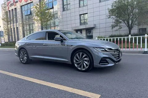 Volkswagen Passat CC в аренду фото № 4