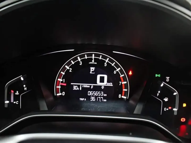 <h1>Honda CR-V</h1> в аренду фото № 6