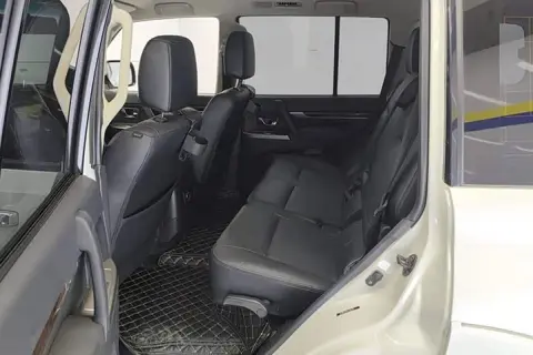Mitsubishi Pajero в аренду фото № 5