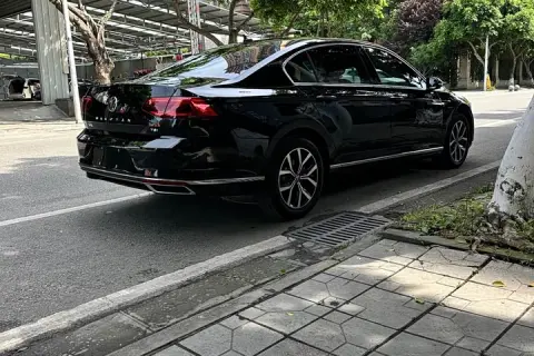 Volkswagen Magotan в аренду фото № 3