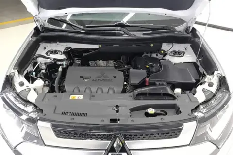 Mitsubishi Outlander в аренду фото № 5