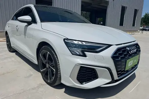 Audi A3 в аренду фото № 1