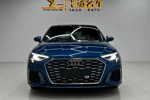 Audi A3 в аренду фото № 0