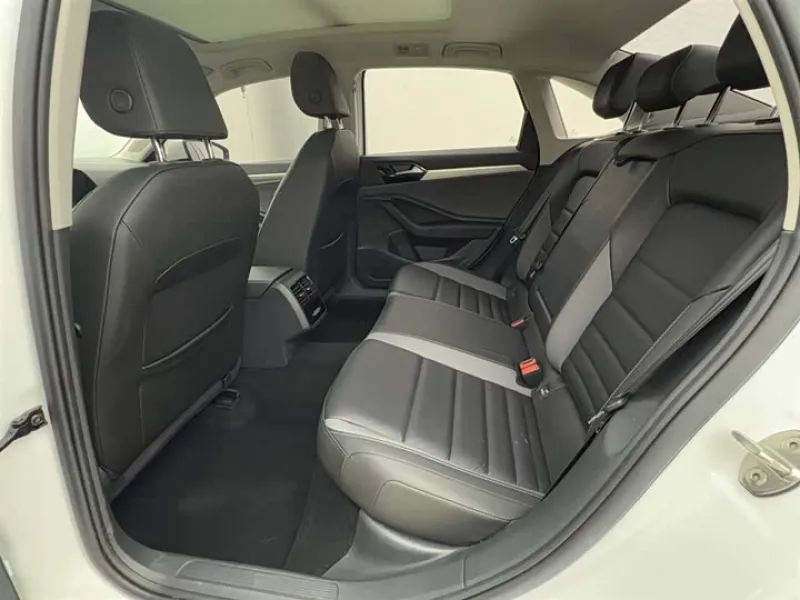 <h1>Volkswagen Sagitar</h1> в аренду фото № 6