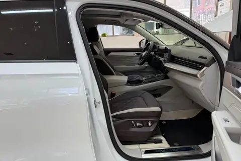 Volkswagen Tavendor в аренду фото № 7