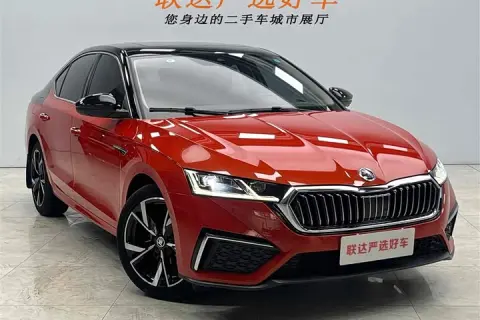 Skoda Octavia в аренду фото № 0