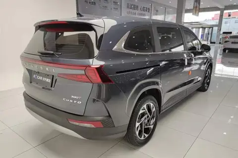 Hyundai Custo в аренду фото № 2