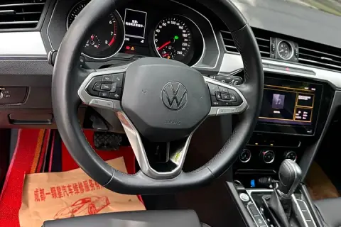 Volkswagen Magotan в аренду фото № 5