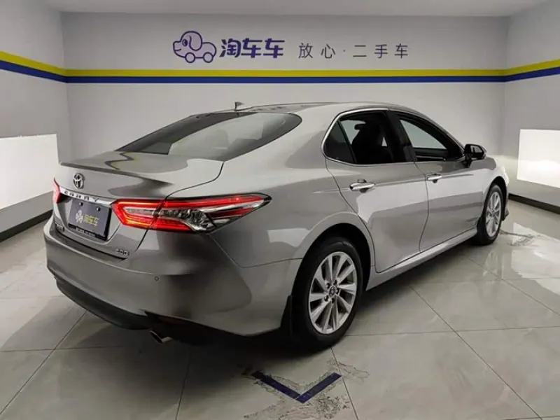 <h1>Toyota Camry</h1> в аренду фото № 2