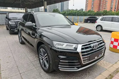 Audi Q5 в аренду фото № 0