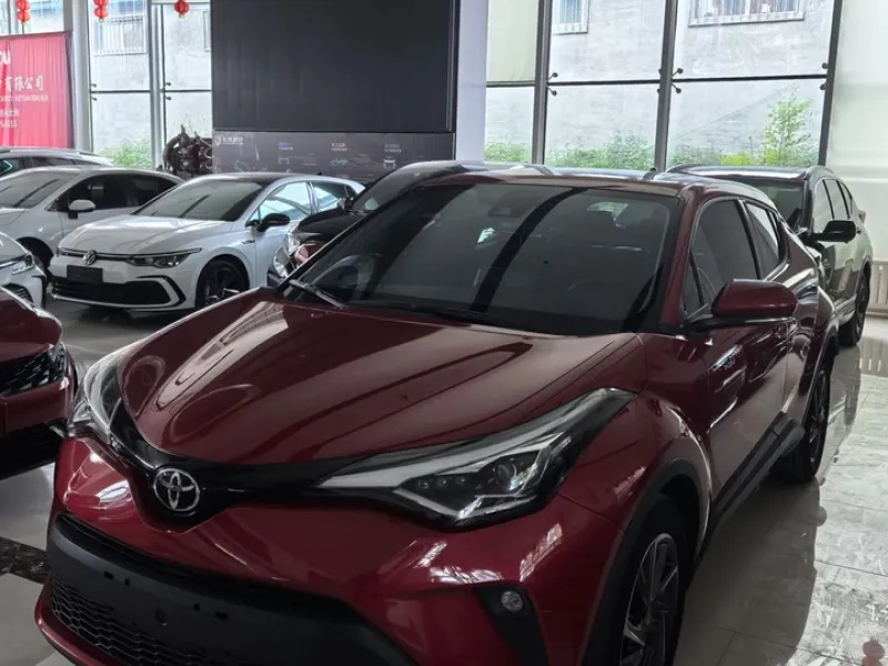 <h1>Toyota C-HR</h1> в аренду фото № 0
