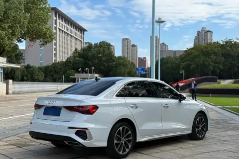 Audi A3 в аренду фото № 3