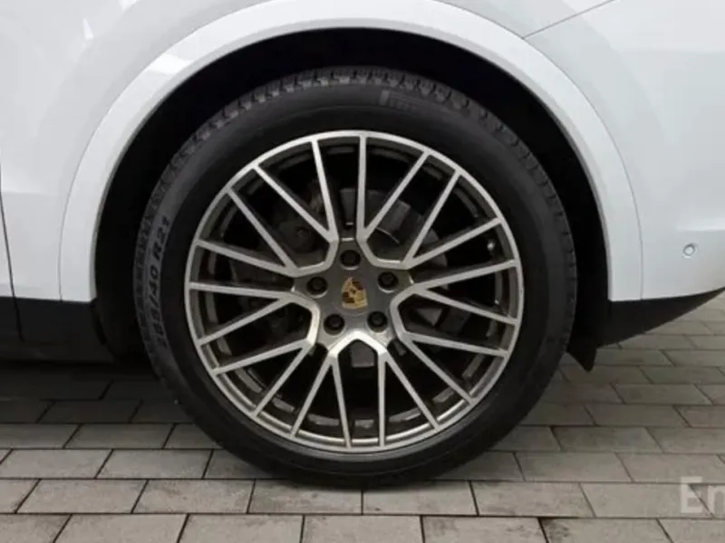 <h1>Porsche Cayenne</h1> в аренду фото № 1