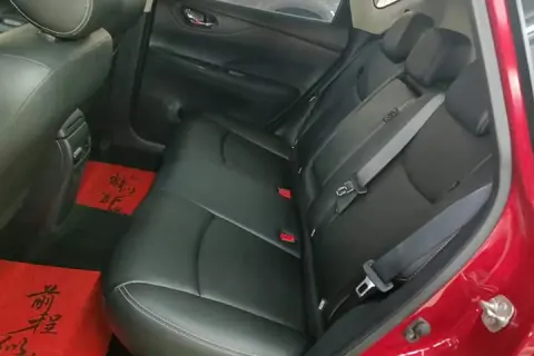 Nissan Tiida в аренду фото № 2