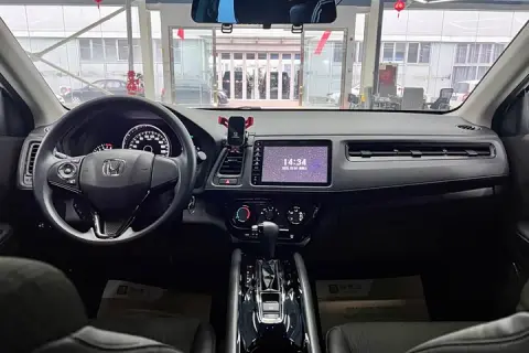 Honda Vezel в аренду фото № 5