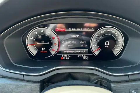 Audi A4 в аренду фото № 5