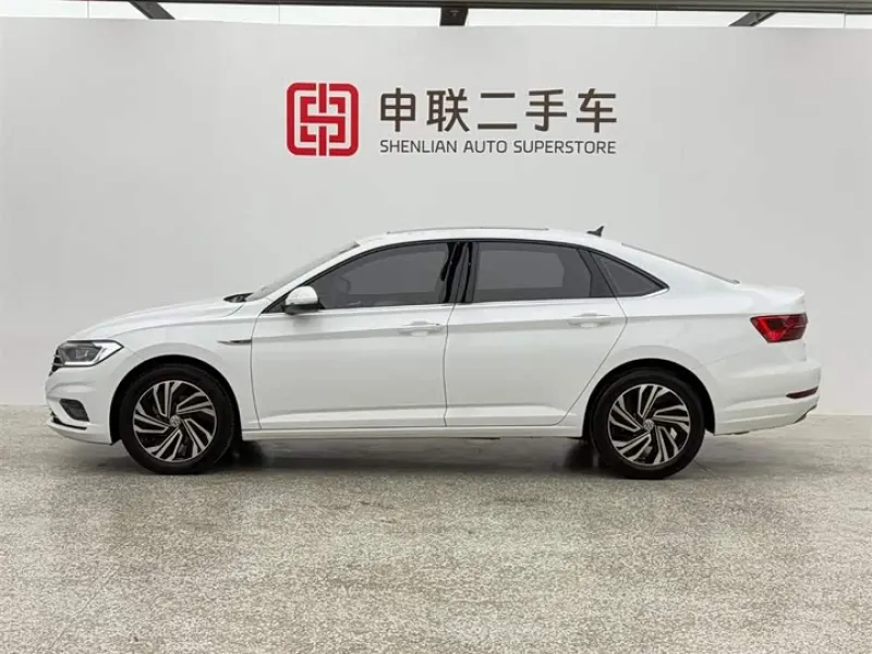 <h1>Volkswagen Sagitar</h1> в аренду фото № 0