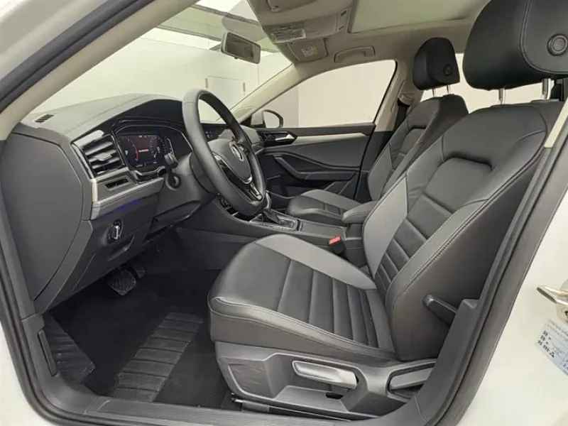 <h1>Volkswagen Sagitar</h1> в аренду фото № 4