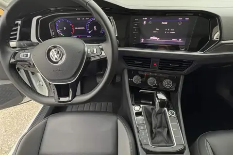 Volkswagen Sagitar в аренду фото № 5