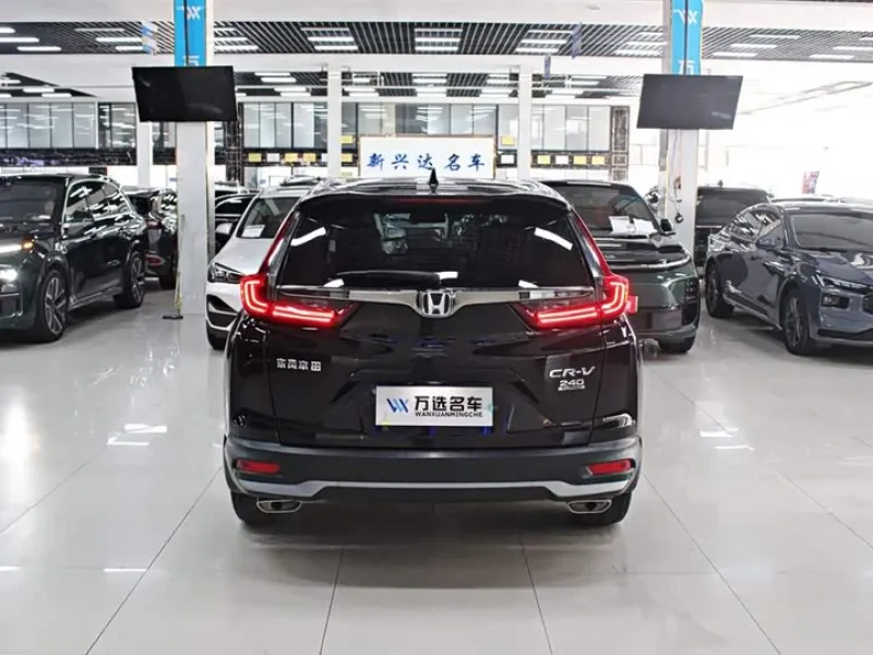 <h1>Honda CR-V</h1> в аренду фото № 0