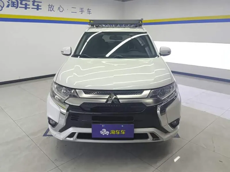 <h1>Mitsubishi Outlander</h1> в аренду фото № 0