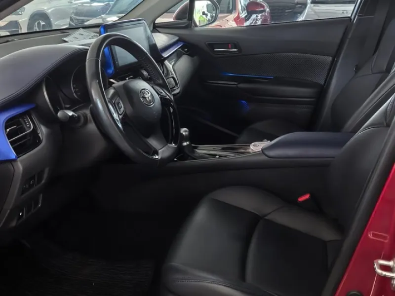 <h1>Toyota C-HR</h1> в аренду фото № 8