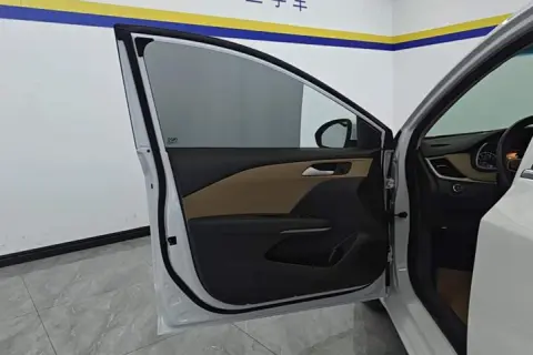 Chevrolet Cruze в аренду фото № 3