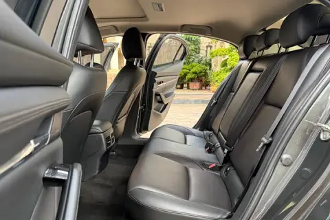 Mazda 3 в аренду фото № 10