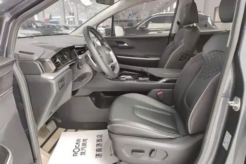 Hyundai Custo в аренду фото № 5