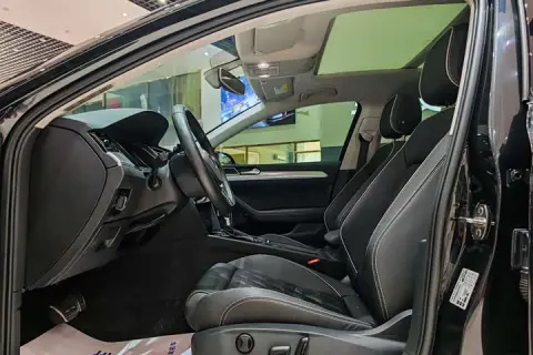 Volkswagen Magotan в аренду фото № 5