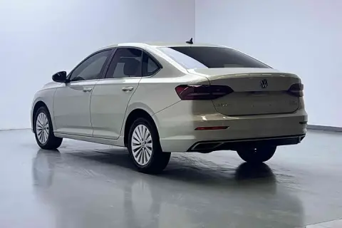 Volkswagen Lavida в аренду фото № 2