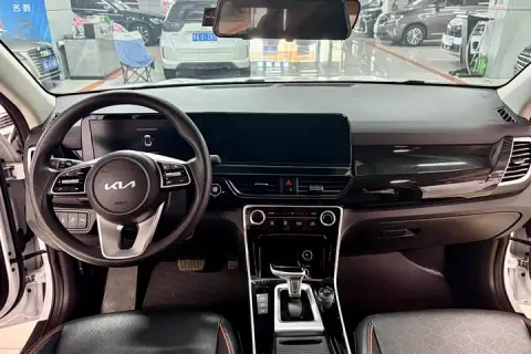 Kia K3 в аренду фото № 6