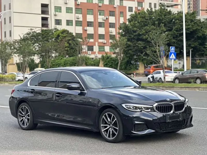 <h1>BMW 3 серии</h1> в аренду фото № 1